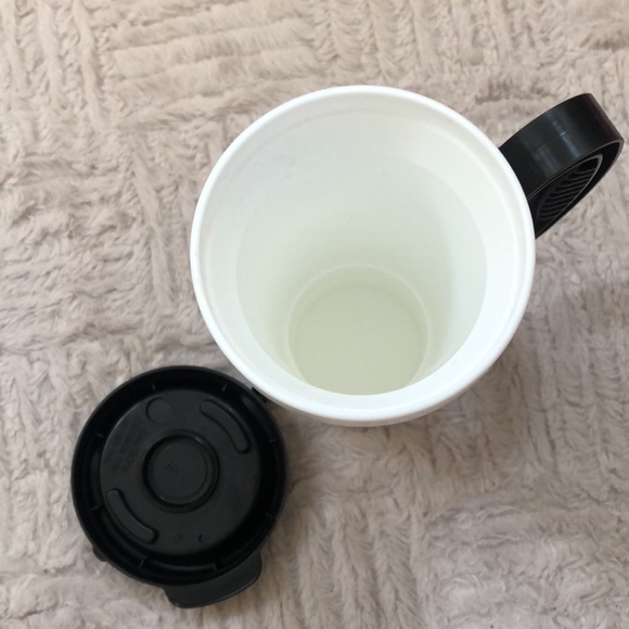 Minnie Mickey Pool scene Disney Parks Plastic Travel Mug Cup 16 oz EUC - Picture 8 of 16